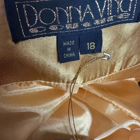 NWT Donna Vinci Couture embellished gold with black overlay Suit size 18 - Picture 13 of 16